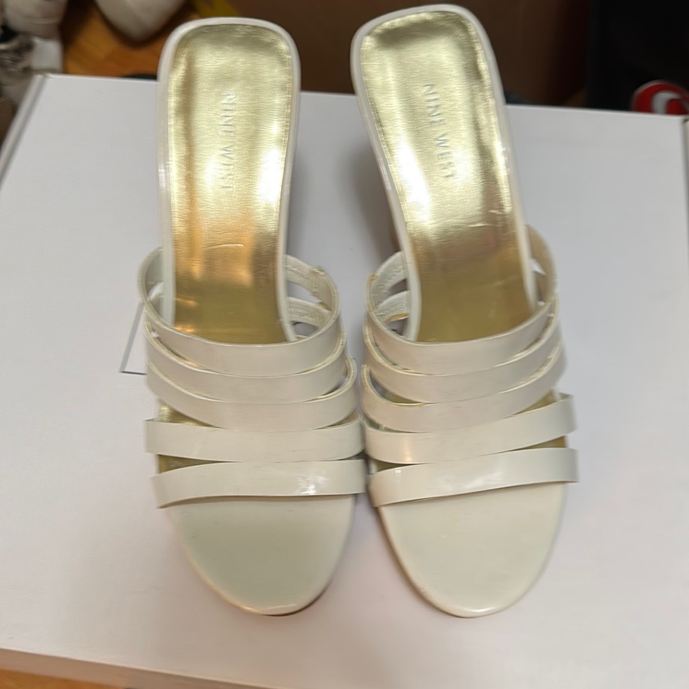 Nine West platform shoe